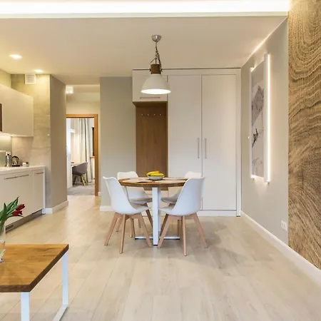 Apartmanhotel Royal Hill 3*