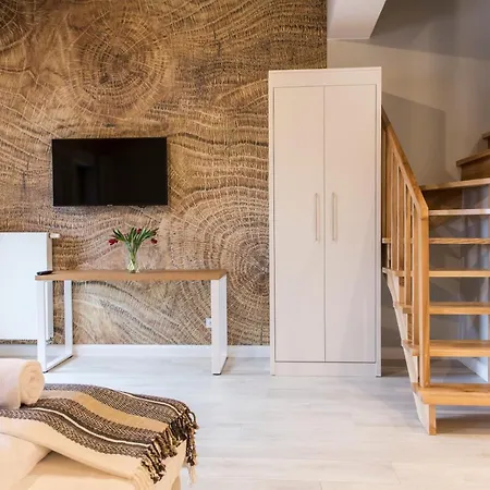 Royal Hill Apartmanhotel 3*