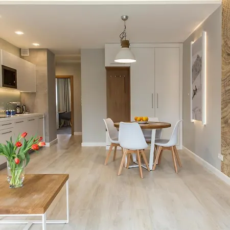 Royal Hill Apartmanhotel 3*