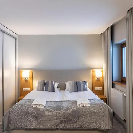 Aparthotel Royal Hill 3*