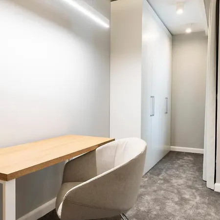Royal Hill Aparthotel 3*
