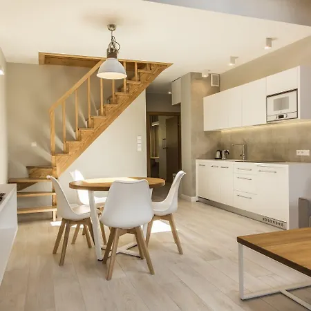 Royal Hill Aparthotel 3*