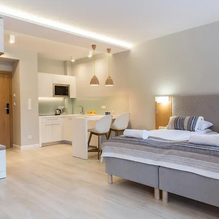 Royal Hill Aparthotel 3*