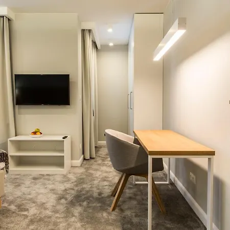 Royal Hill Aparthotel