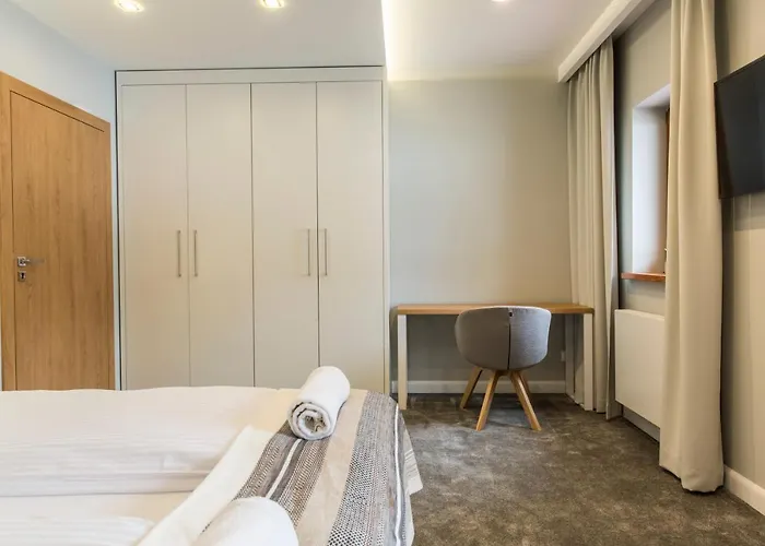 Hotel apartamentowy Royal Hill 3*