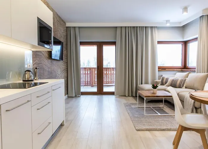 Royal Hill 3* زاكوباني