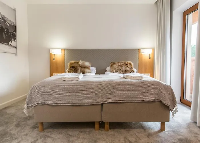 Royal Hill 3* زاكوباني